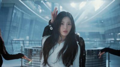 Hearts2Hearts 하츠투하츠 فيديو أداء 'The Chase'